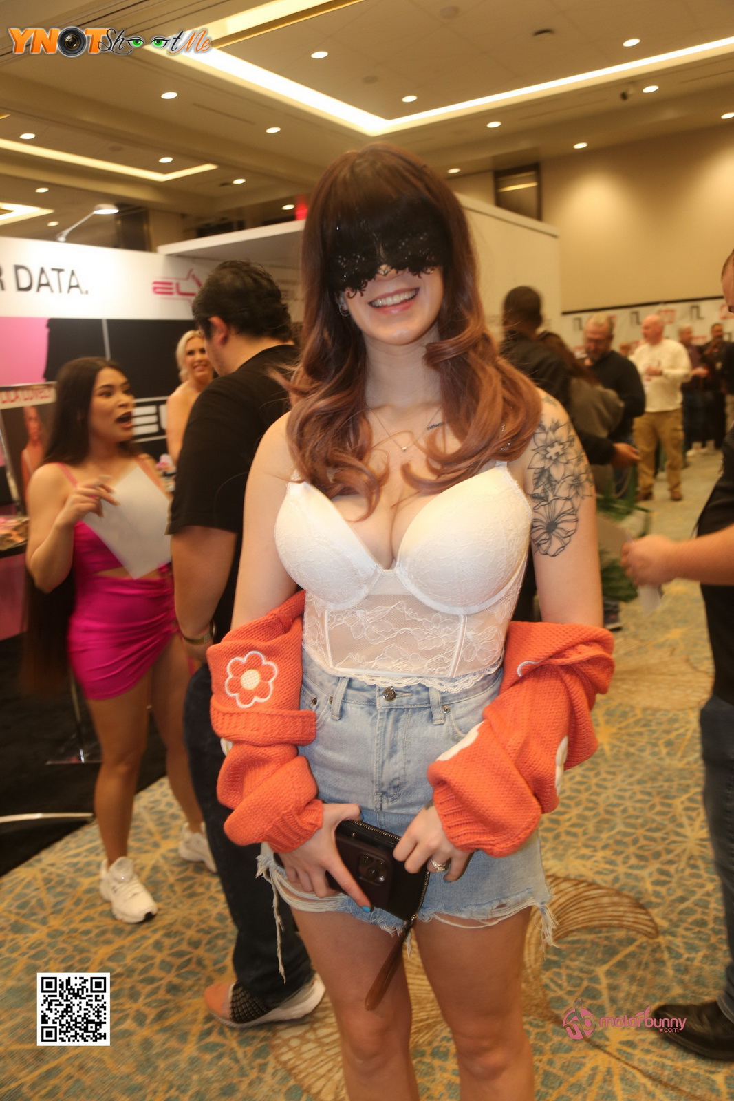 https://www.ynotshootme.com/wp-content/uploads/photo-gallery/AVN/2023/day3/avn2023_day3_055.jpg